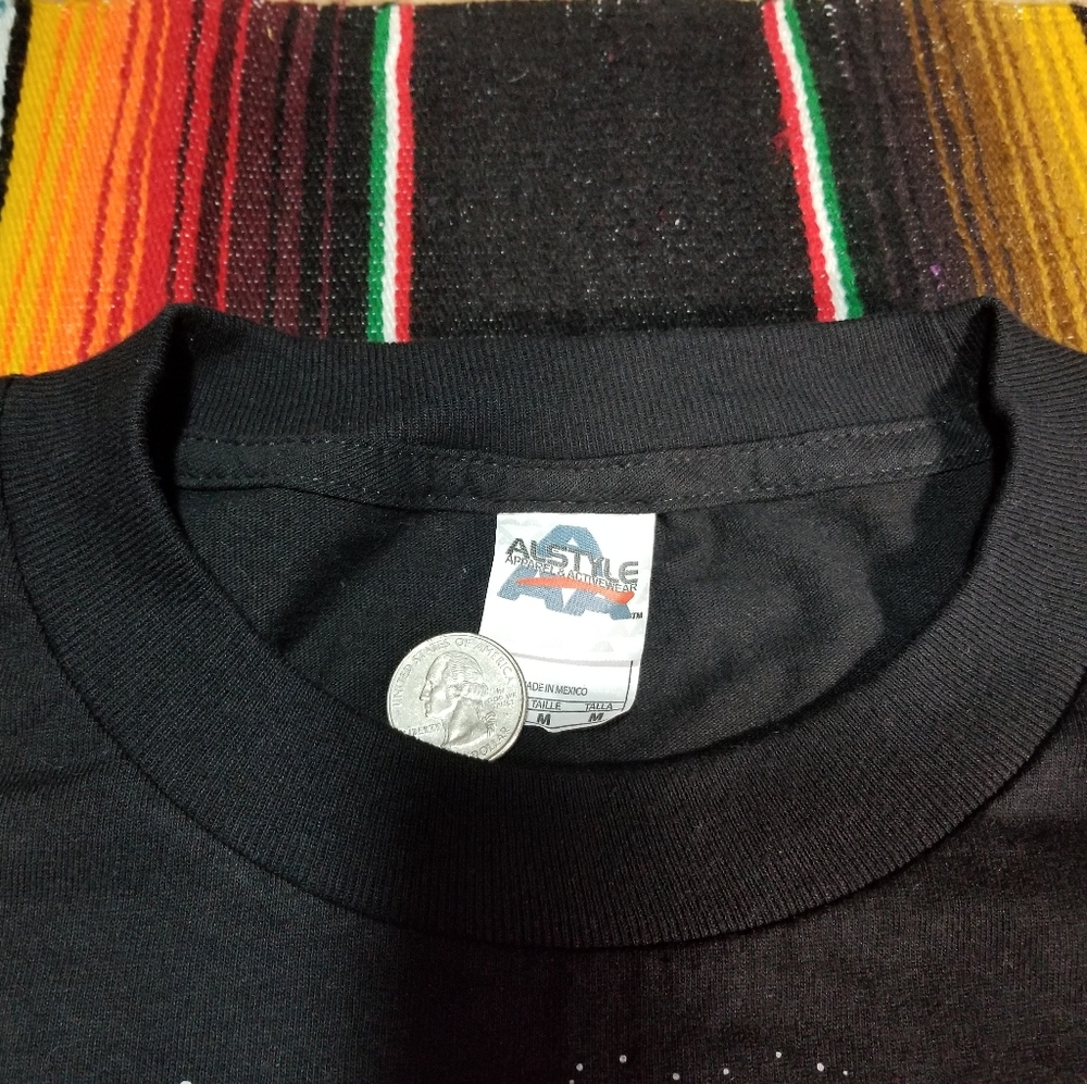 T-Shirt - Picture 3 of 5